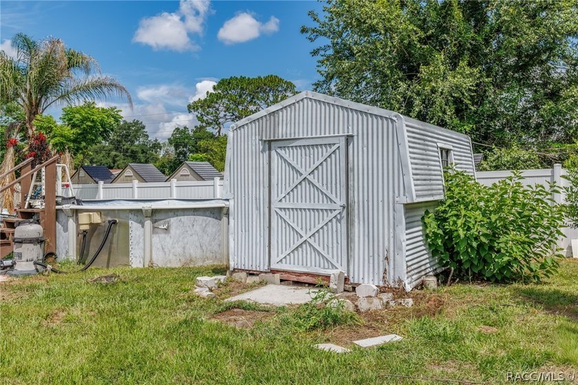 NICE 3/2/2 CONCRETE BLOCK HOME ON .47 ACRE MOL DOUBLE LOT - photo 31