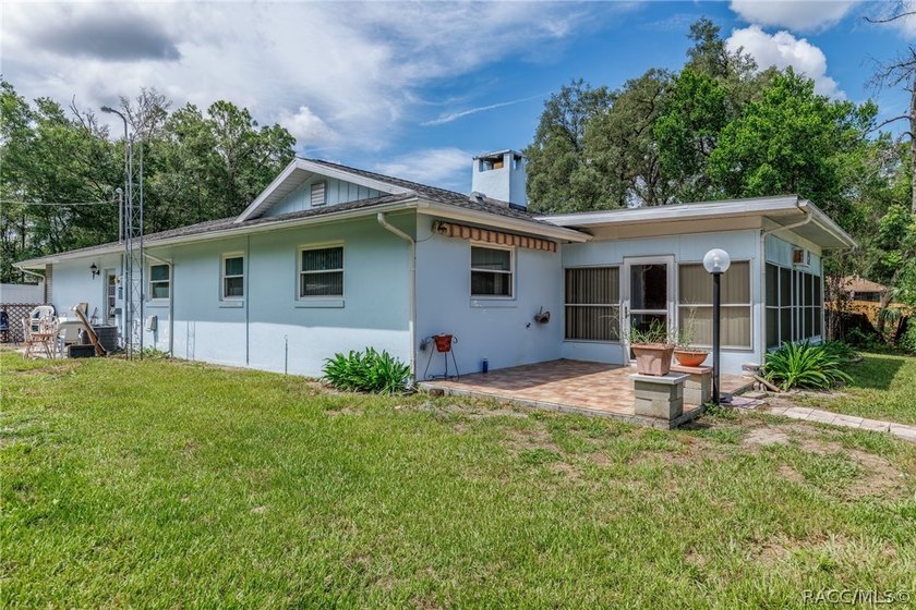 NICE 3/2/2 CONCRETE BLOCK HOME ON .47 ACRE MOL DOUBLE LOT - photo 32