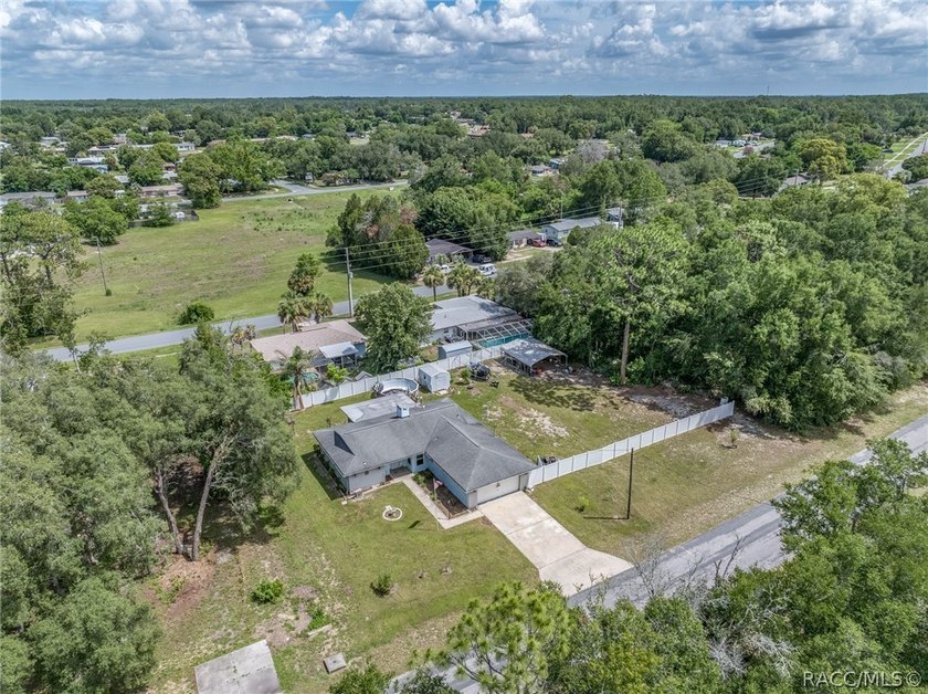 NICE 3/2/2 CONCRETE BLOCK HOME ON .47 ACRE MOL DOUBLE LOT - photo 36