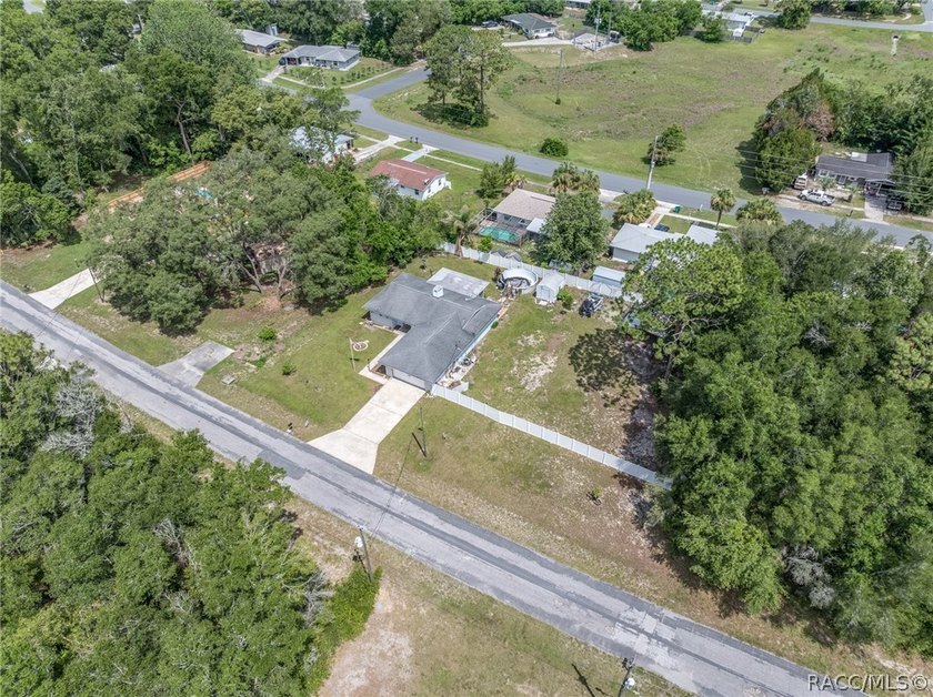 NICE 3/2/2 CONCRETE BLOCK HOME ON .47 ACRE MOL DOUBLE LOT - photo 38