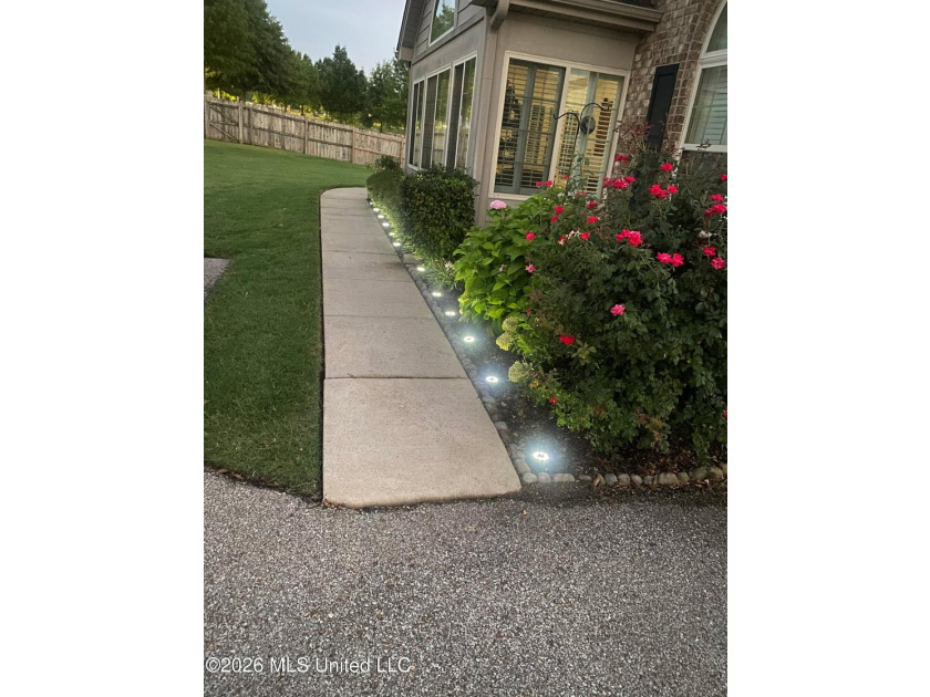 Located with beautiful views all around! The Oaks of Parkview - photo 4