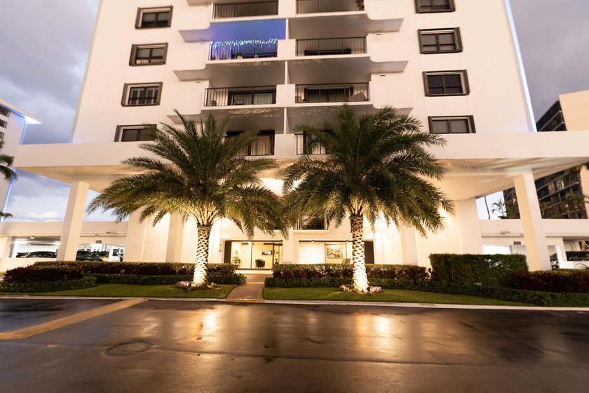 Beautifully remodeled 2-bedroom, 2-bath residence located in the - photo 2