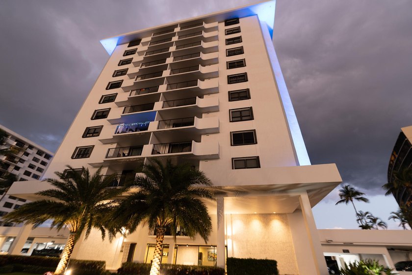 Beautifully remodeled 2-bedroom, 2-bath residence located in the - photo 3