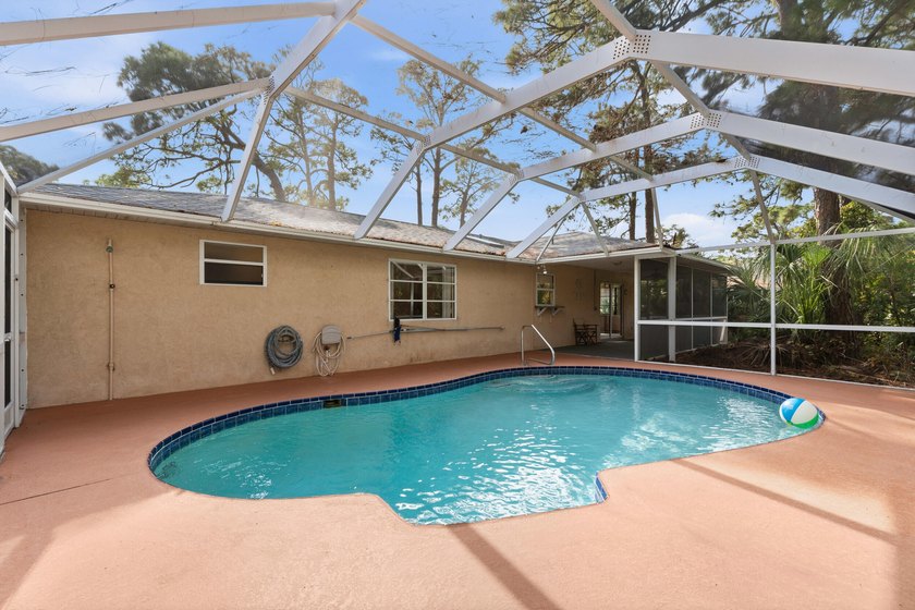 The seller is offering a $10,000 credit! Welcome home to - photo 17