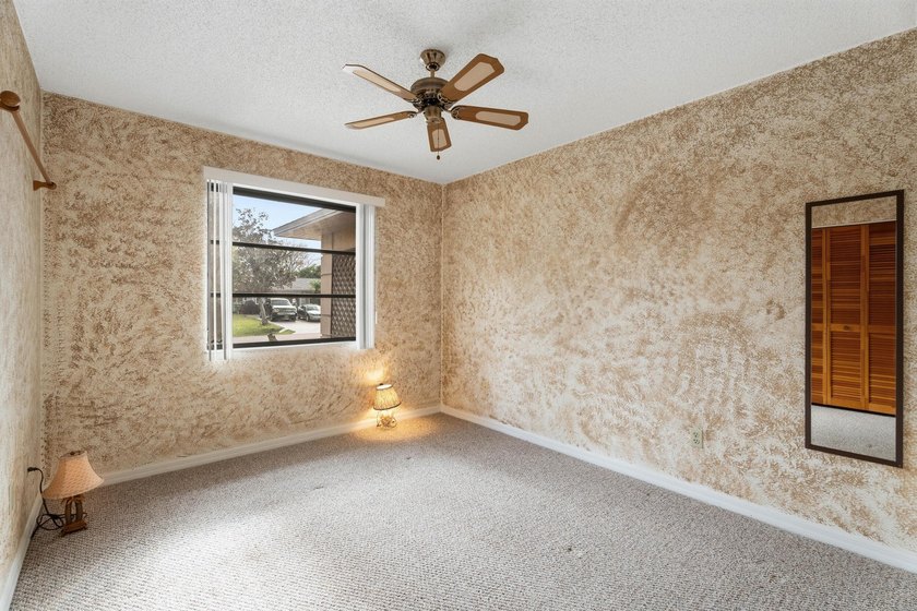 The seller is offering a $10,000 credit! Welcome home to - photo 25