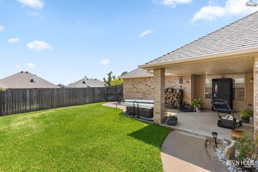 Low-maintenance living in southwest Wichita Falls! Open floor - photo 27