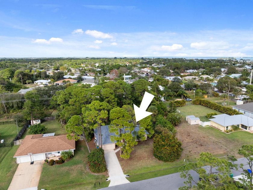The seller is offering a $10,000 credit! Welcome home to - photo 28