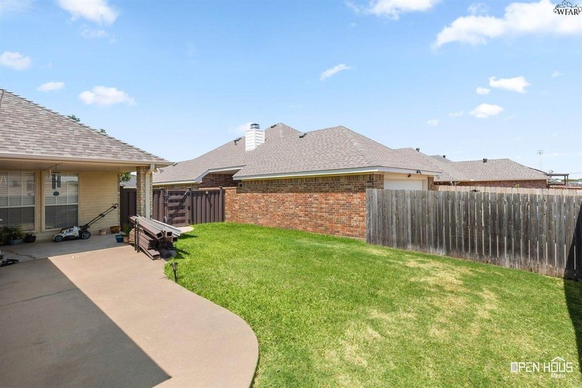 Low-maintenance living in southwest Wichita Falls! Open floor - photo 29