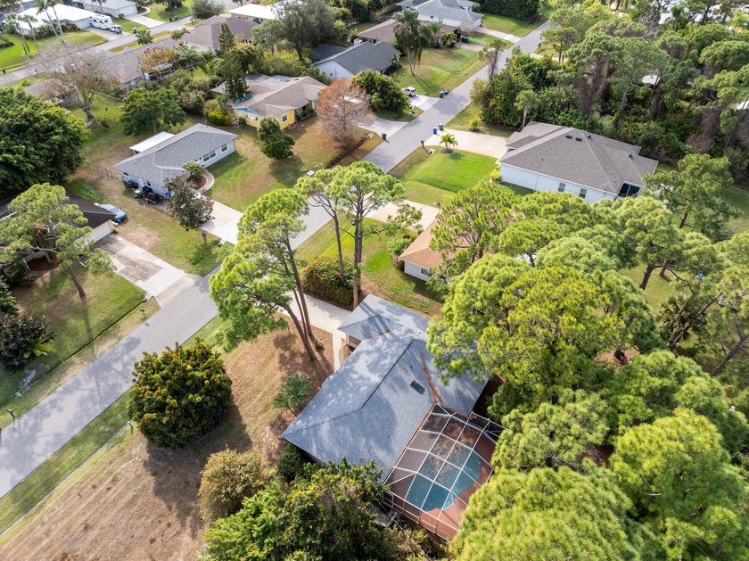 The seller is offering a $10,000 credit! Welcome home to - photo 30
