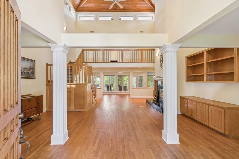 Character and coastal charm come together in this beautiful 3 - photo 8