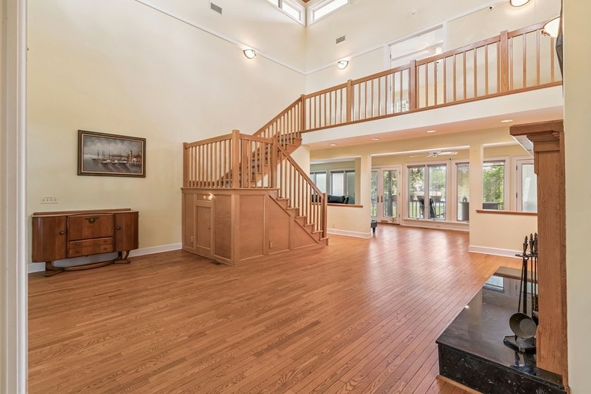 Character and coastal charm come together in this beautiful 3 - photo 10