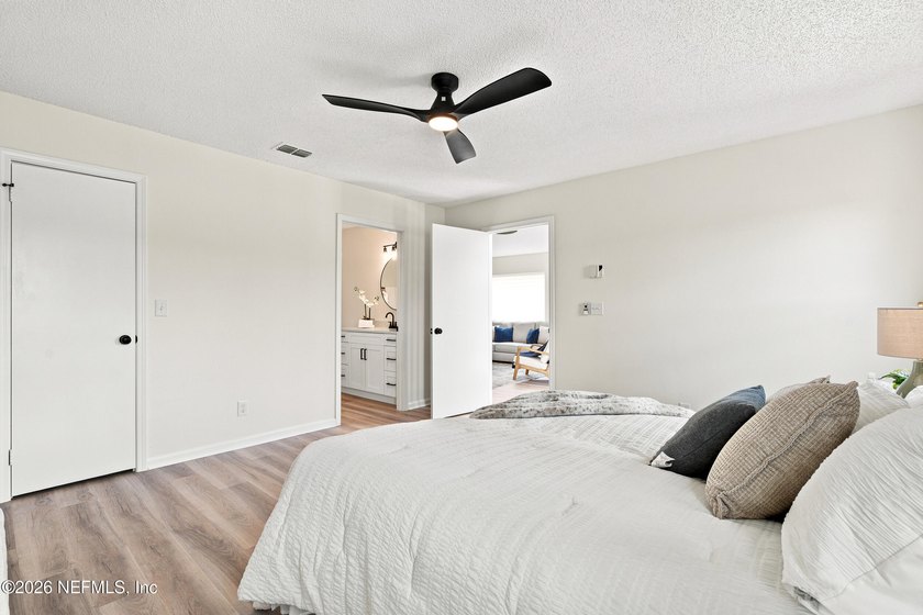 RARE LAKEFRONT OPPORTUNITY! Wake up to breathtaking water views - photo 13