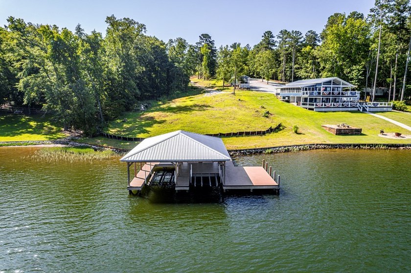 Incredible FEE SIMPLE LOT on Lake Sinclair. Welcome to 274 Cold - photo 4