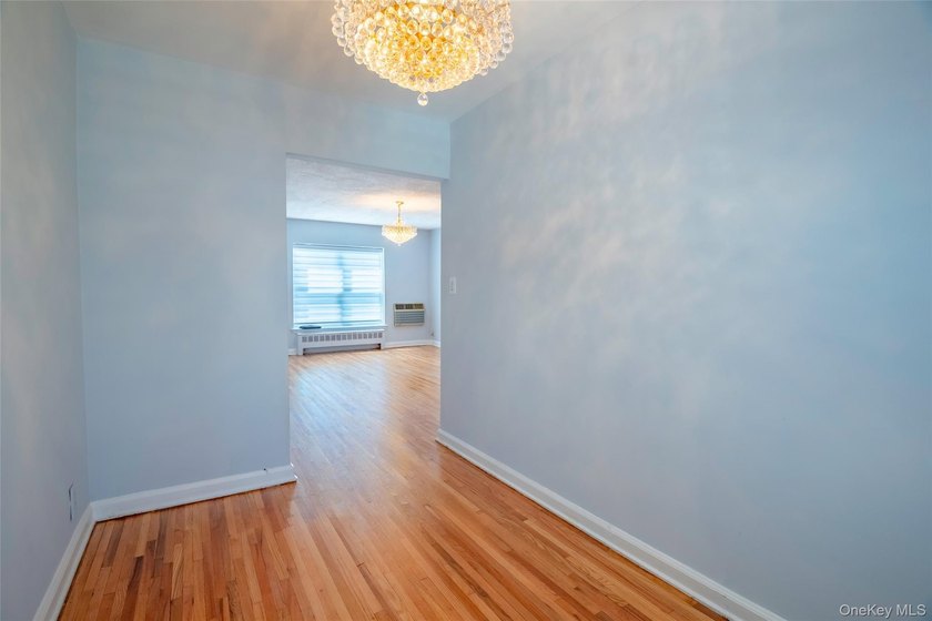 Newly renovated- move-in ready one-bedroom. Facing a garden view - photo 12