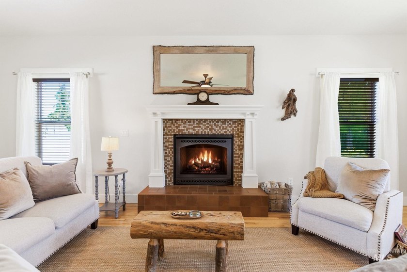 Welcome home to this exceptional residence, thoughtfully crafted - photo 15