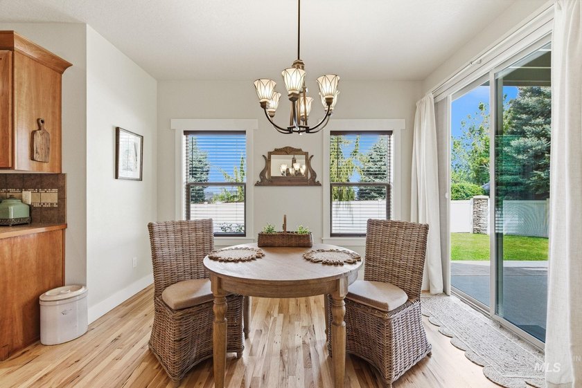 Welcome home to this exceptional residence, thoughtfully crafted - photo 30