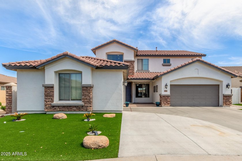 Live where the fairway becomes your backyard! Perfectly - photo 2