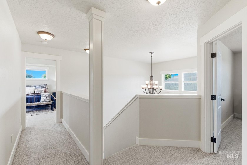 Welcome home to this exceptional residence, thoughtfully crafted - photo 34
