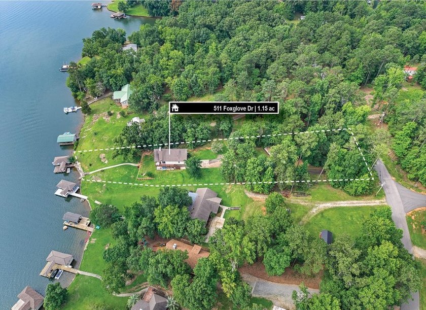 Experience the perfect blend of lakeside luxury and modern - photo 3