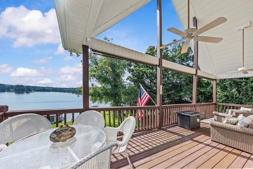 Experience the perfect blend of lakeside luxury and modern - photo 7
