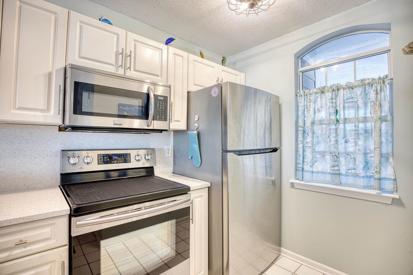 Gorgeous Marina views from this updated 2-bedroom, 2 bath END - photo 11