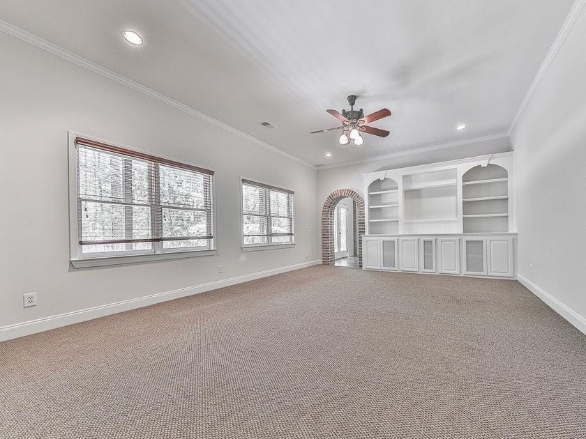 Welcome to your Forever home in a Golf Community where timeless - photo 42