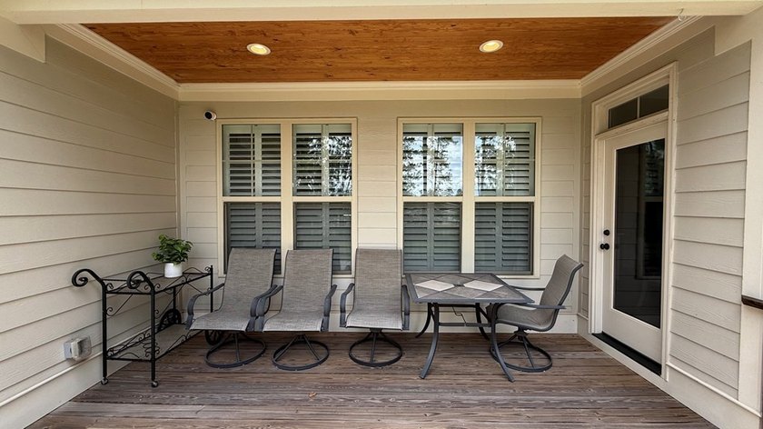 This classically designed home exudes charm and beauty - photo 8