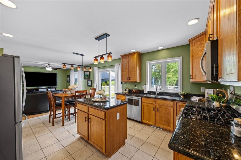 Price Improvement! Welcome to this beautiful 4-bedroom, 2.5-bath - photo 12