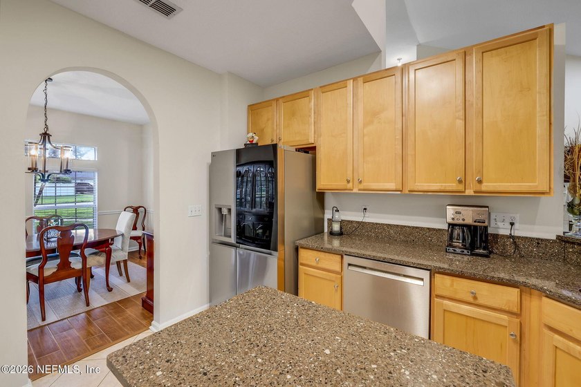 Welcome to this stately Florida home in the secluded community - photo 22