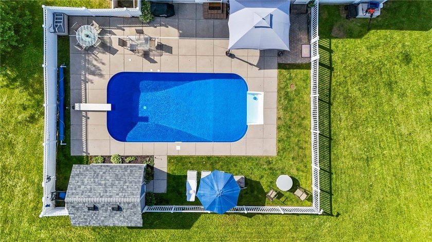 Price Improvement! Welcome to this beautiful 4-bedroom, 2.5-bath - photo 30