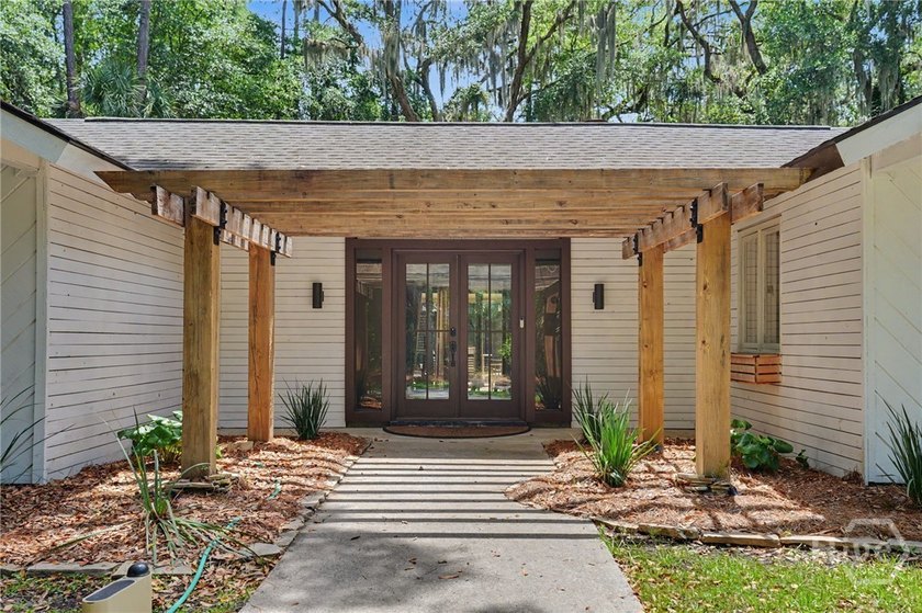 Welcome to 2 Senauki Lane - a beautifully updated, light-filled - photo 2