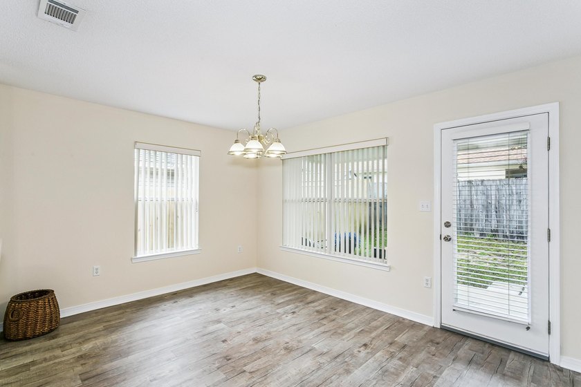 Welcome home to this charming 3-bedroom, 2-bathroom residence - photo 11