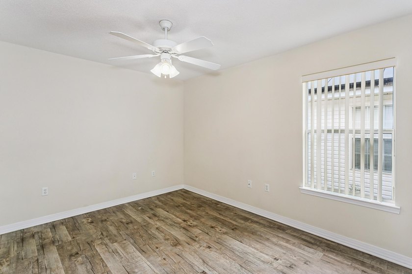 Welcome home to this charming 3-bedroom, 2-bathroom residence - photo 22