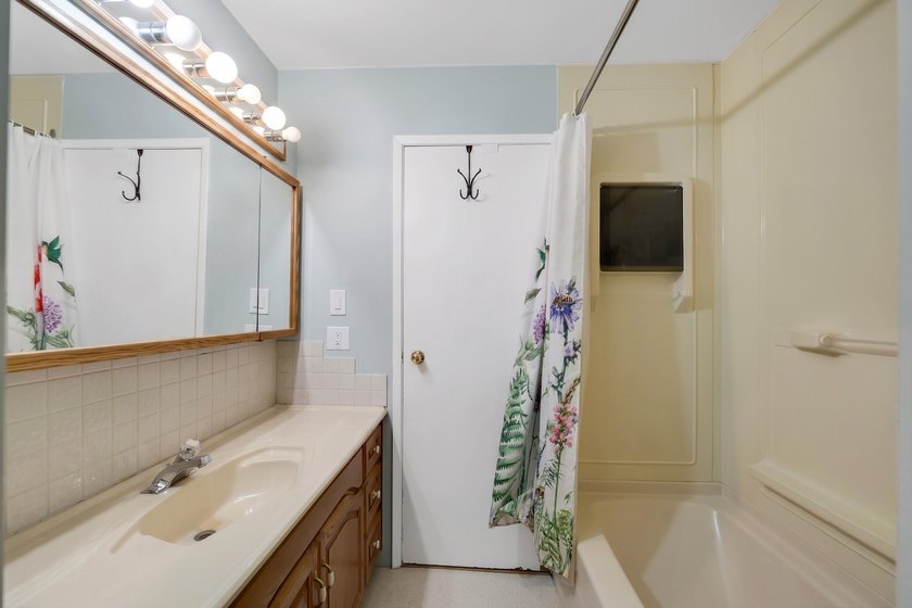 Beautiful corner home in sought-after MOUNTAIN VIEW PLACE! This - photo 11