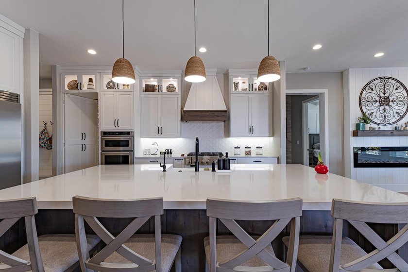 Custom home in beautiful, quiet neighborhood perched at the top - photo 12