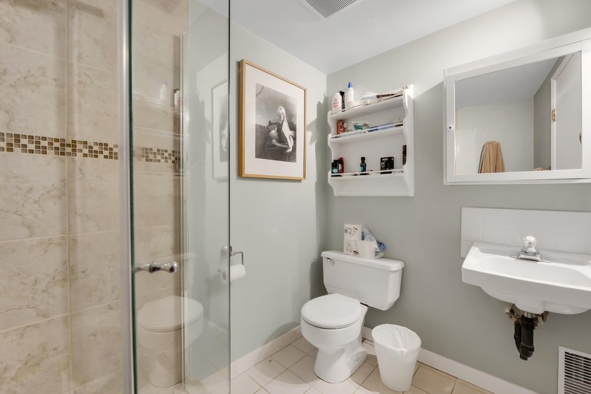 Beautiful corner home in sought-after MOUNTAIN VIEW PLACE! This - photo 13