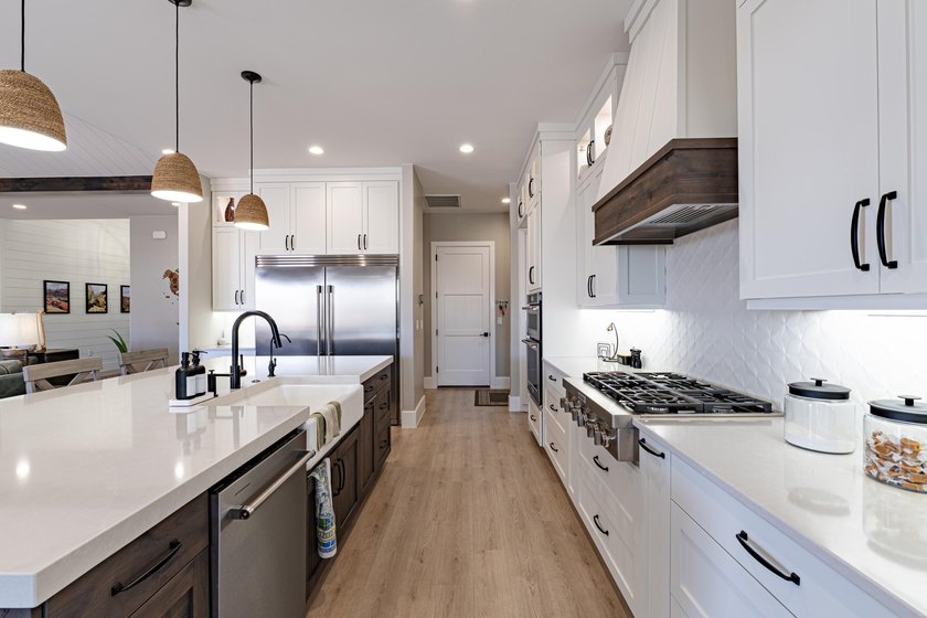 Custom home in beautiful, quiet neighborhood perched at the top - photo 13