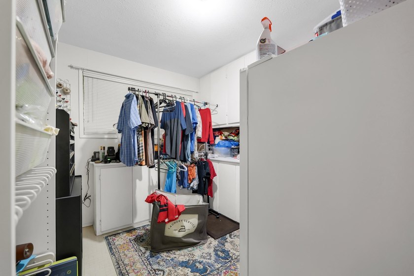Beautiful corner home in sought-after MOUNTAIN VIEW PLACE! This - photo 15