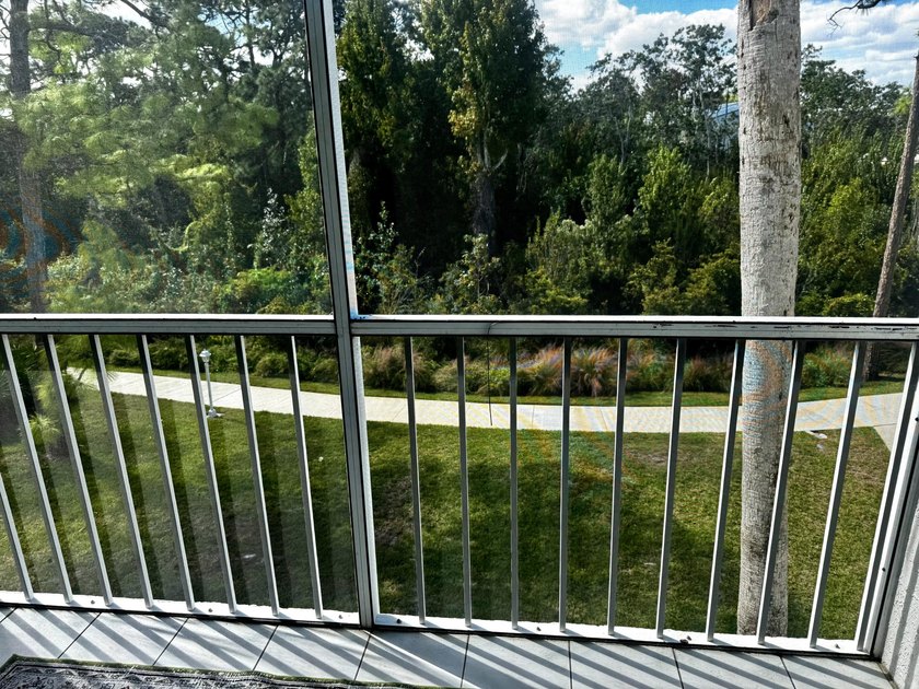 Completely remodeled 2 bedroom, 2 bath condo located on the 3rd - photo 19
