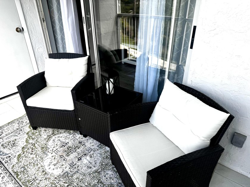 Completely remodeled 2 bedroom, 2 bath condo located on the 3rd - photo 21