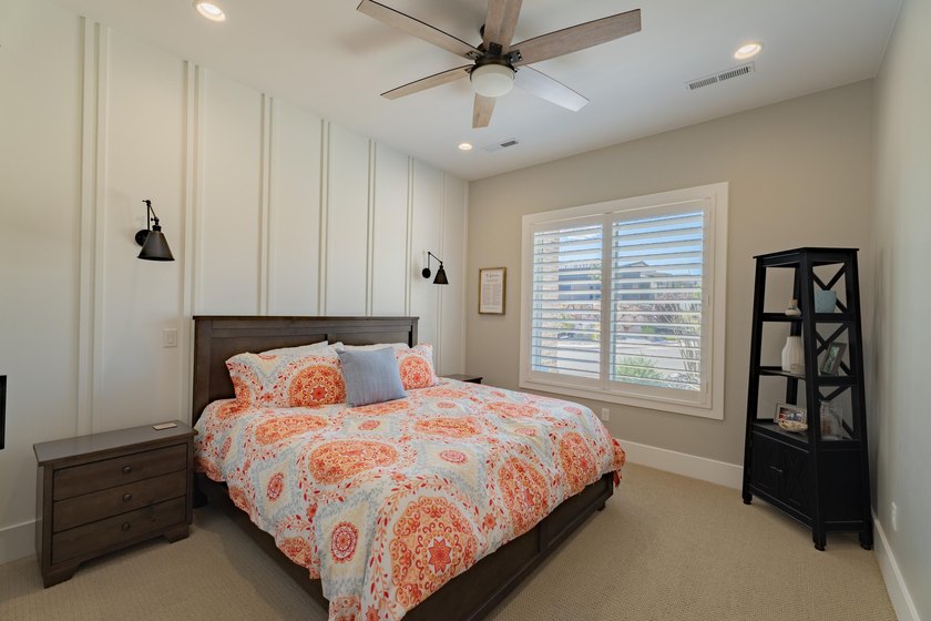 Custom home in beautiful, quiet neighborhood perched at the top - photo 27