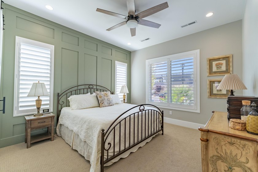 Custom home in beautiful, quiet neighborhood perched at the top - photo 29