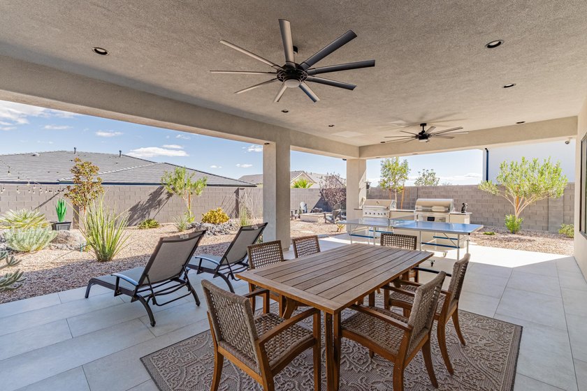 Custom home in beautiful, quiet neighborhood perched at the top - photo 33