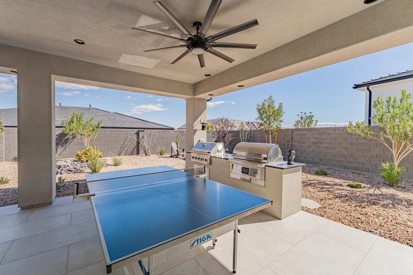 Custom home in beautiful, quiet neighborhood perched at the top - photo 34