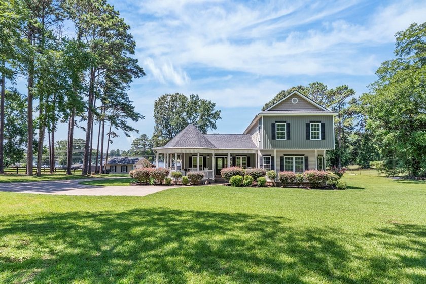 EXTRAORDINARY OPPORTUNITY TO OBTAIN OVER 4 ACRES OF PRIME LEVEL - photo 2