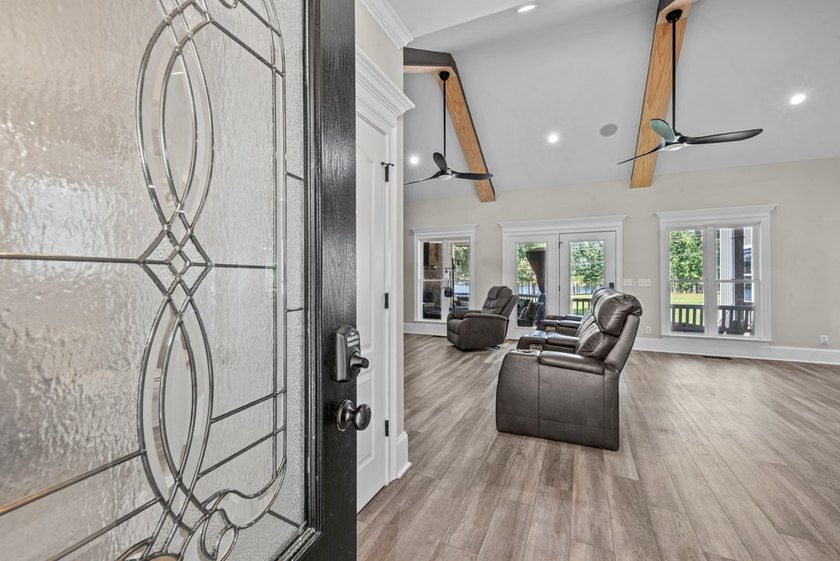 EXTRAORDINARY OPPORTUNITY TO OBTAIN OVER 4 ACRES OF PRIME LEVEL - photo 10