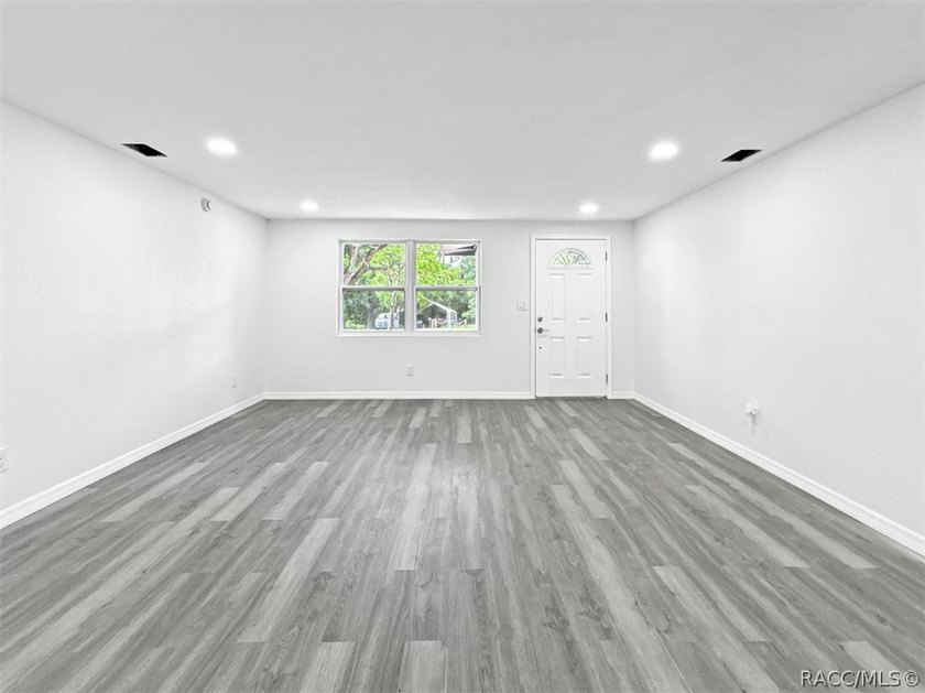 This stunning 3-bedroom, 2-bathroom home has been completely - photo 11