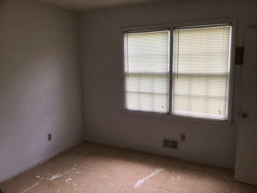 INVESTOR SPECIAL!! This all brick home located in Carrington - photo 8