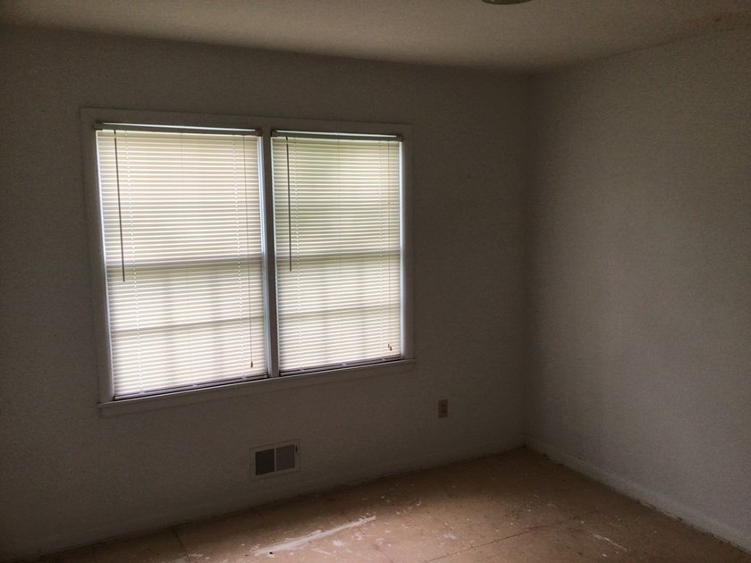 INVESTOR SPECIAL!! This all brick home located in Carrington - photo 9