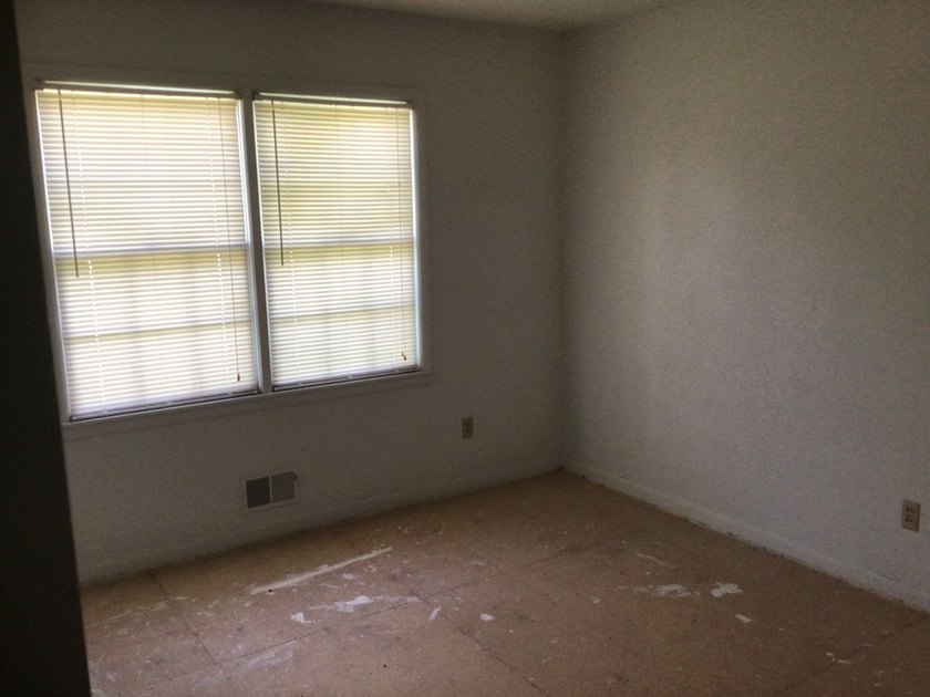 INVESTOR SPECIAL!! This all brick home located in Carrington - photo 10